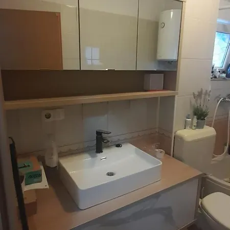 Break Apartment